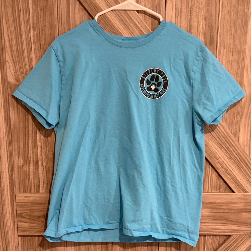 Steven’s Pass Avalanche Rescue Dog Sky Blue Short Sleeve Tee